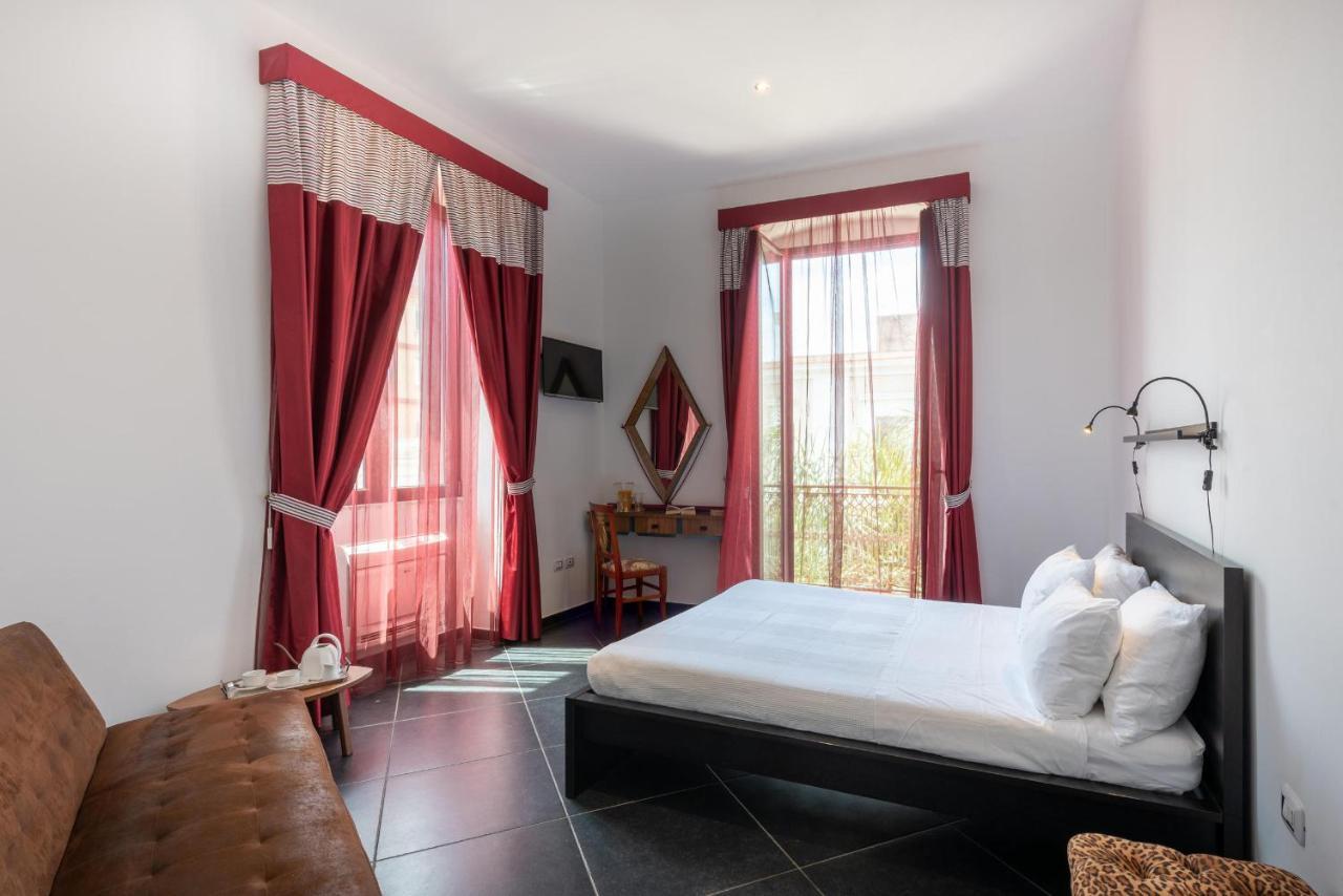 Maria Vittoria Charming Rooms And Apartments Brindisi Ngoại thất bức ảnh
