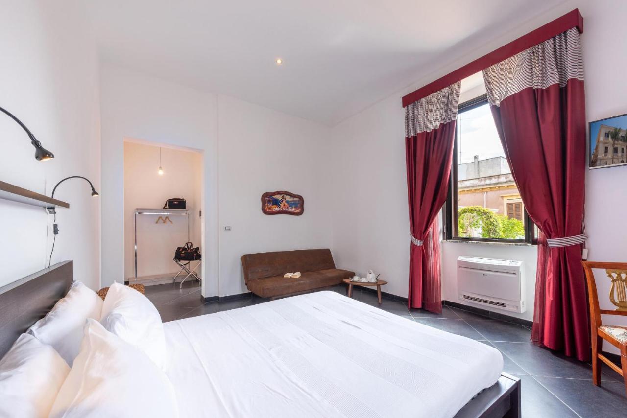 Maria Vittoria Charming Rooms And Apartments Brindisi Ngoại thất bức ảnh