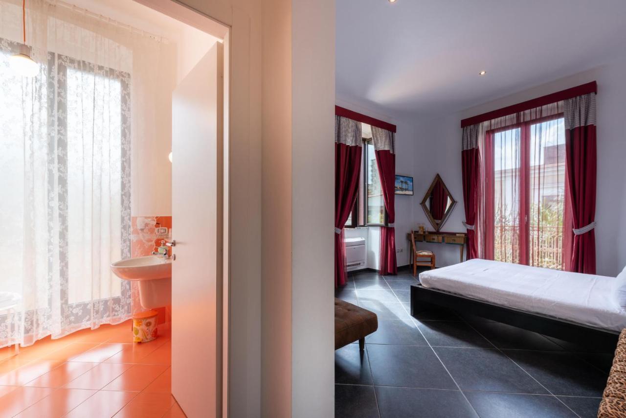 Maria Vittoria Charming Rooms And Apartments Brindisi Ngoại thất bức ảnh