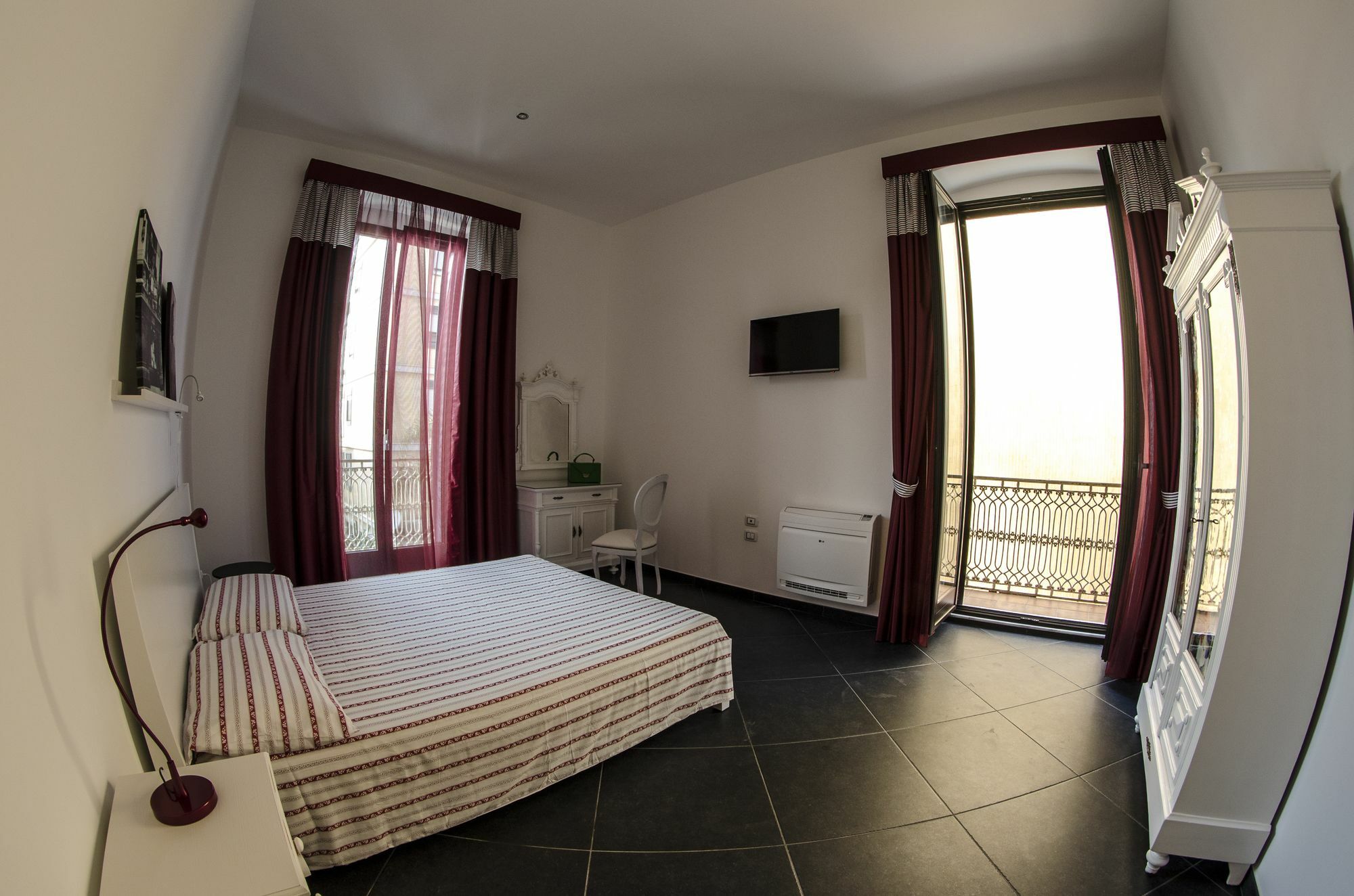Maria Vittoria Charming Rooms And Apartments Brindisi Ngoại thất bức ảnh
